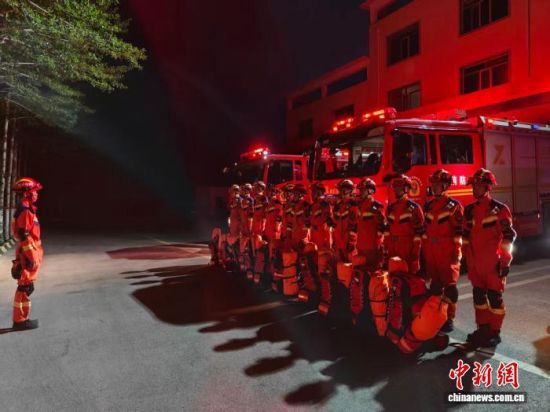图为海西州消防救援支队集结。　青海消防供图
